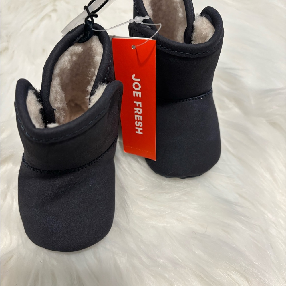 Joe Fresh Cozy Black Baby Booties